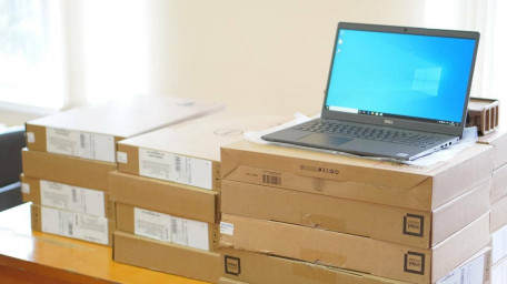 “Ноутбук кожному вчителю”: освітяни Скадовського району отримали сучасні комп’ютери